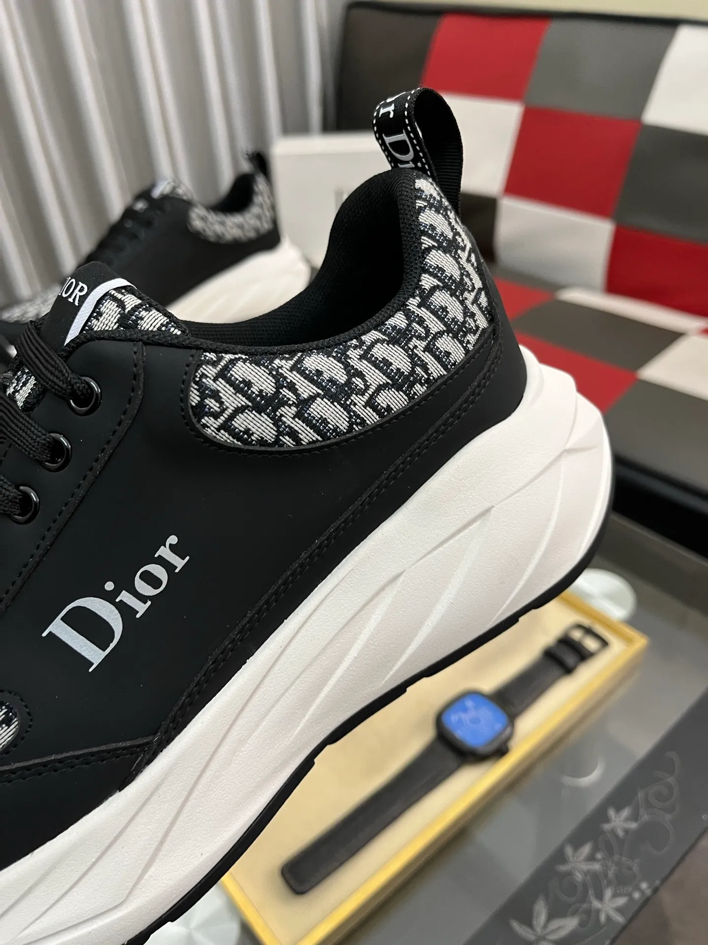 Ex-factory price: 438⌚️⌚️[Dior] Dior’s new men’s genuine leather casual shoes, the highest version on the market, any comparison is welcome🆚! The original leather has excellent texture and is super high-end! Fetal sheep net lining imported from Italy, removable pad! Luxurious materials and fine workmanship, highly recommended! Code number: 38-443️⃣Colors available